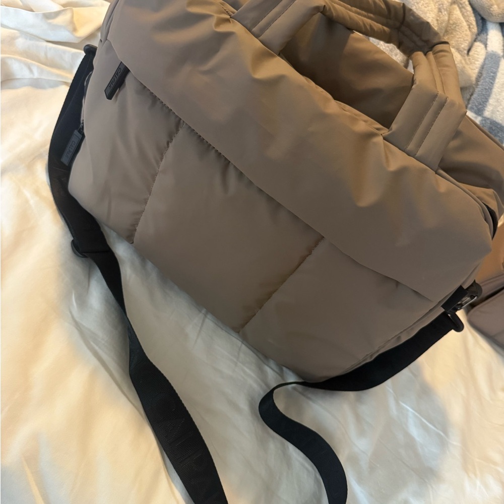 Luka Large Duffel in Chocolate